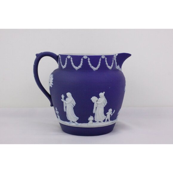 Antique Wedgwood Jasperware Dutch jug 6”, 1906 dark cobalt blue pitcher - Picture 3 of 10